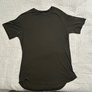 Lululemon Army Green Training Drysense in Size Medium